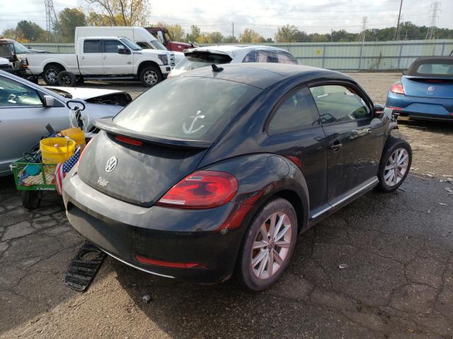 2017 VOLKSWAGEN BEETLE SE 3VWJ17AT2HM617103