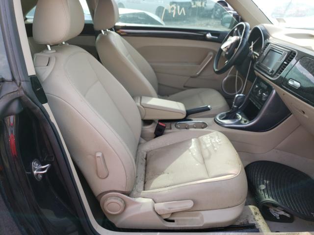 2017 VOLKSWAGEN BEETLE SE 3VWJ17AT2HM617103