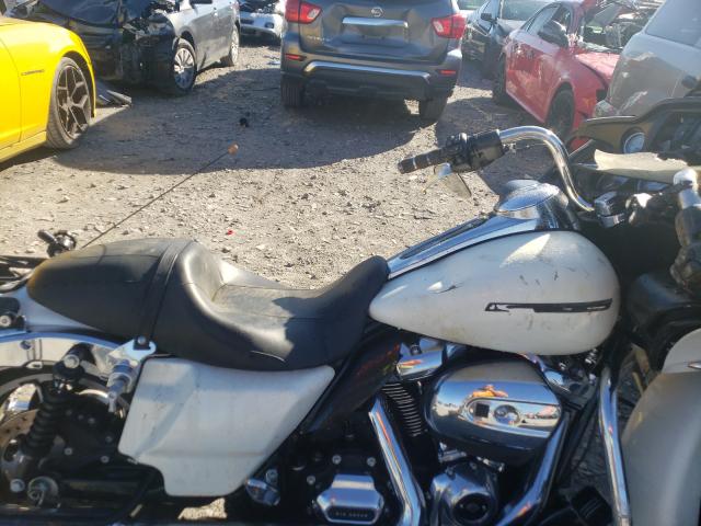 2018 HARLEY-DAVIDSON FLTRX ROAD 1HD1KHC15JB630070