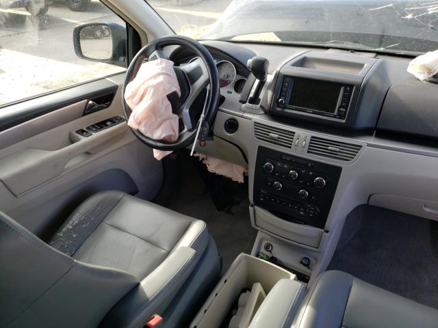 2011 VOLKSWAGEN ROUTAN SE 2V4RW3DG2BR717206