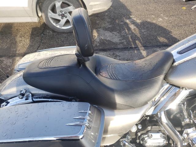 2009 HARLEY-DAVIDSON FLHX 1HD1KB41X9Y632837