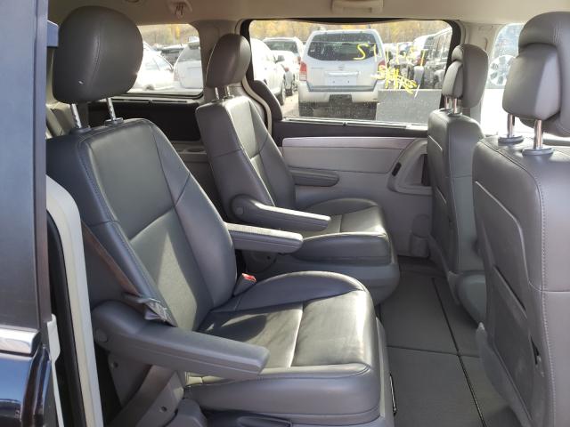 2011 VOLKSWAGEN ROUTAN SE 2V4RW3DG2BR717206