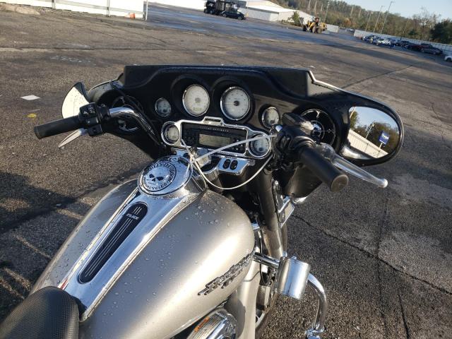 2009 HARLEY-DAVIDSON FLHX 1HD1KB41X9Y632837