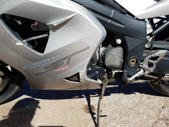 2006 TRIUMPH MOTORCYCLE SPRINT ST SMT600PK26J243797