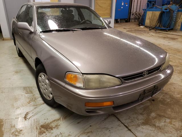 Salvage cars for sale from Copart Wheeling, IL: 1995 Toyota Camry LE
