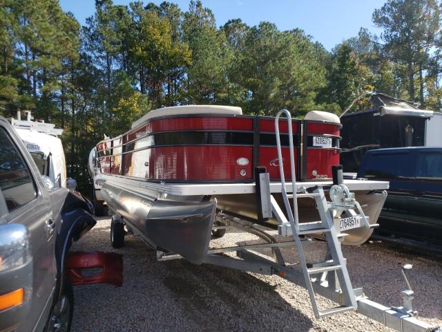 Salvage boats for sale at Knightdale, NC auction: 2021 Crestliner Boat