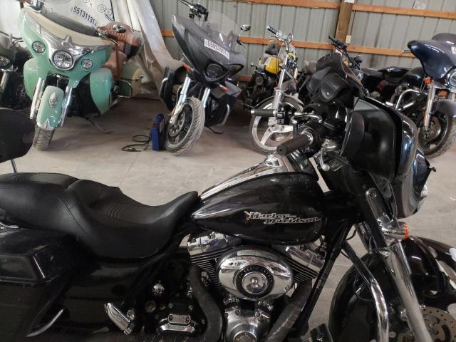 2011 HARLEY-DAVIDSON FLHX 1HD1KB412BB621808