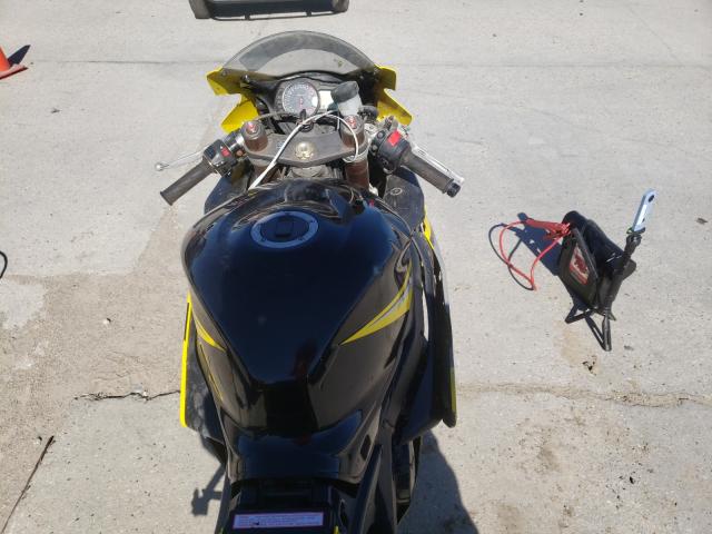 2005 SUZUKI GSX-R1000 JS1GT76A952101901
