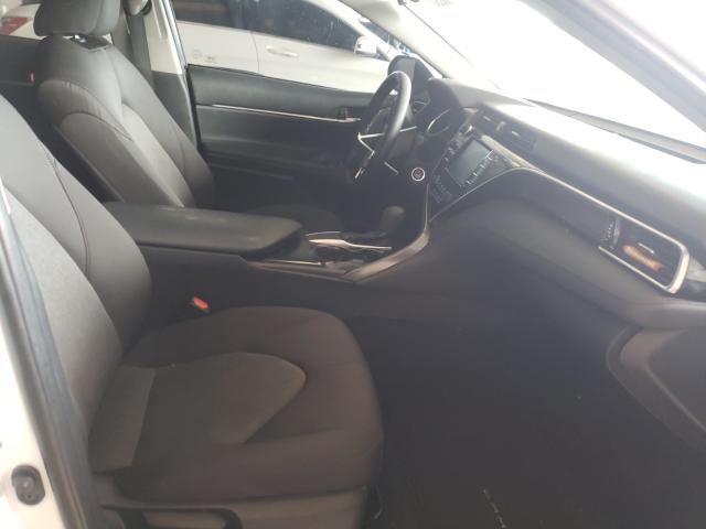 2018 TOYOTA CAMRY L/LE 4T1B11HK3JU581890