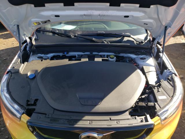 2021 VOLVO XC40 RECHA YV4ED3UR7M2440812