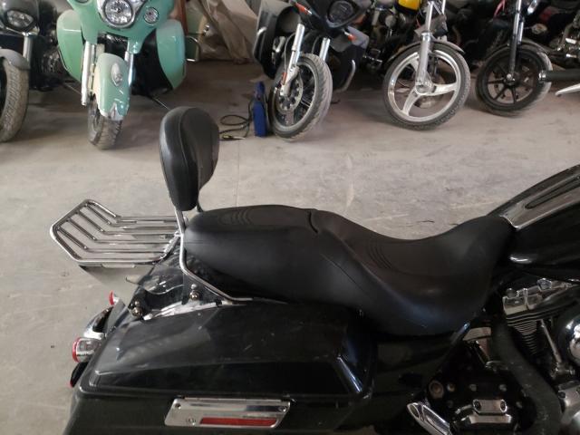 2011 HARLEY-DAVIDSON FLHX 1HD1KB412BB621808