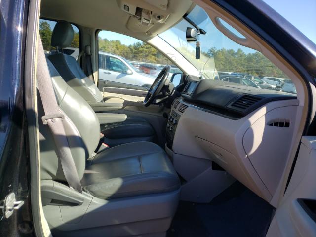 2010 VOLKSWAGEN ROUTAN 2V4RW3D10AR263063