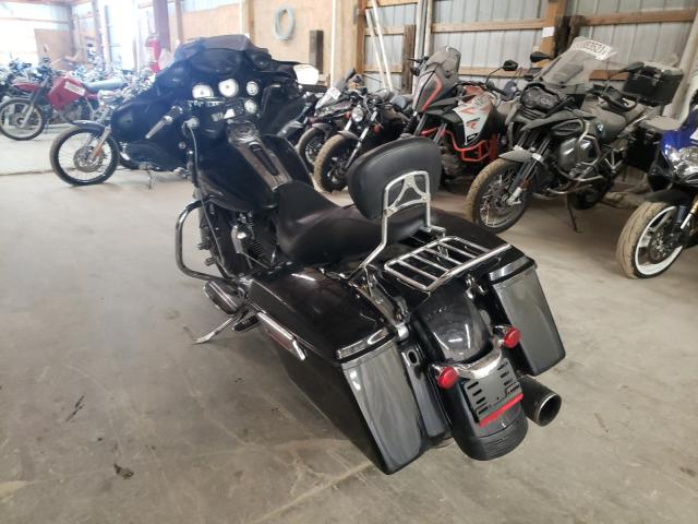 2011 HARLEY-DAVIDSON FLHX 1HD1KB412BB621808