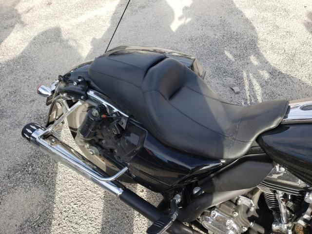 2010 HARLEY-DAVIDSON FLHX 1HD1KB414AB671494