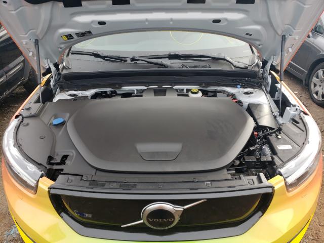 2021 VOLVO XC40 RECHA YV4ED3UR4M2440413