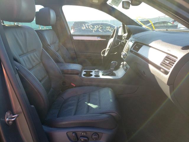 2017 VOLKSWAGEN TOUAREG WO WVGRF7BP5HD000777