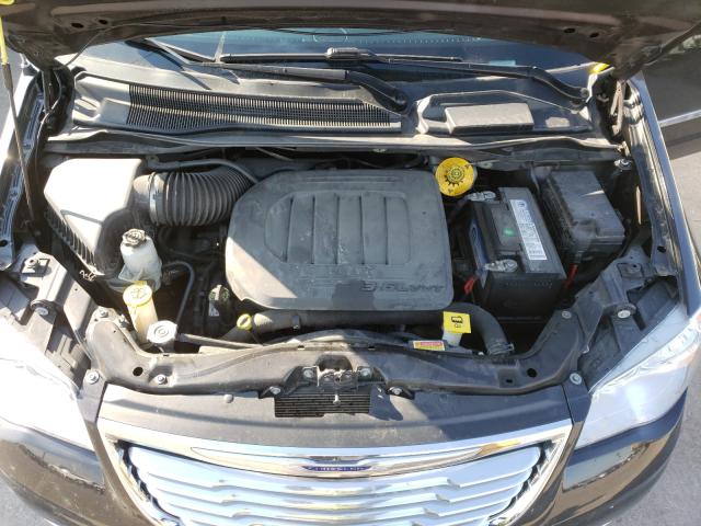 2015 CHRYSLER TOWN AND C 2C4RC1BG3FR665214