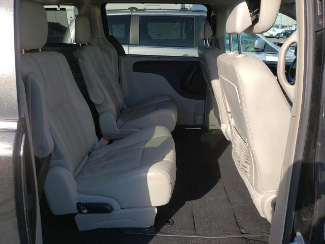 2015 CHRYSLER TOWN AND C 2C4RC1BG3FR665214