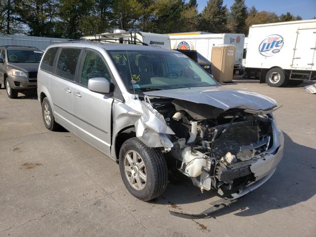 Salvage cars for sale from Copart Eldridge, IA: 2010 Chrysler Town & Country