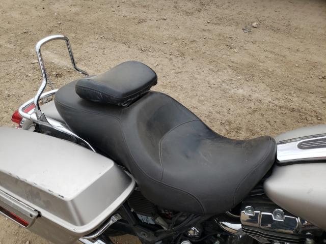 2007 HARLEY-DAVIDSON FLHX 1HD1KB4177Y621176