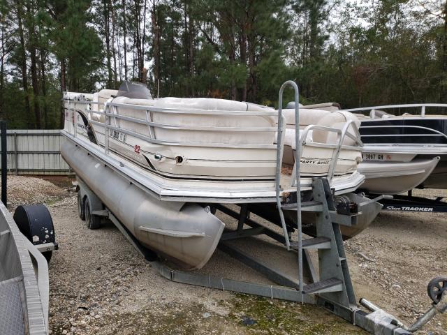 Salvage cars for sale from Copart Greenwell Springs, LA: 2002 Suntracker Boat
