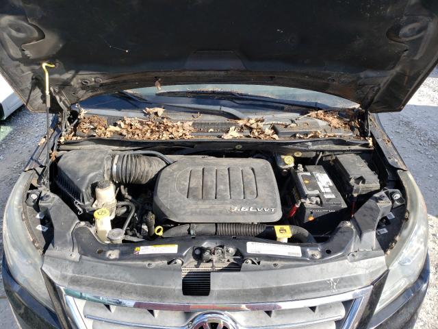 2011 VOLKSWAGEN ROUTAN SE 2V4RW3DG5BR669619