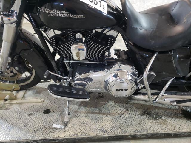 2011 HARLEY-DAVIDSON FLHX 1HD1KBM14BB668189