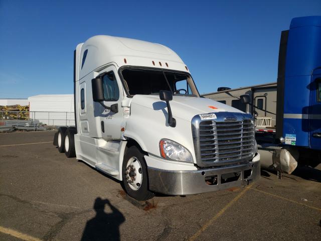 Salvage cars for sale from Copart Pasco, WA: 2019 Freightliner Cascadia 1