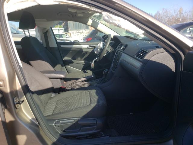 2016 VOLKSWAGEN PASSAT 1VWAT7A30GC051520