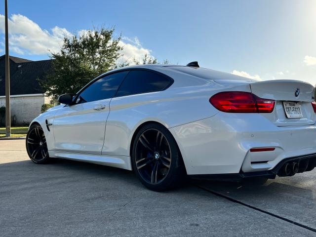 2017 BMW M4 WBS3R9C57HK709449