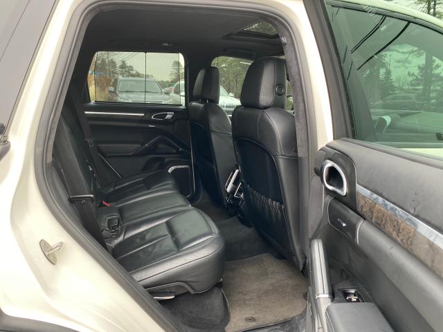 2011 PORSCHE CAYENNE TU WP1AC2A24BLA82404