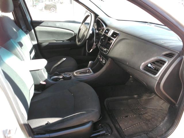 2011 CHRYSLER UK 1C3BC4FB8BN545566