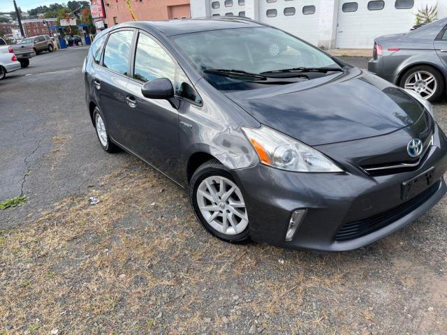 Salvage cars for sale from Copart New Britain, CT: 2013 Toyota Prius V