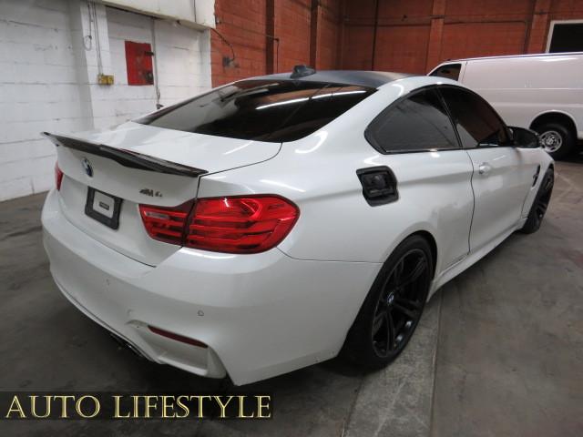 2015 BMW M4 WBS3R9C58FK332305