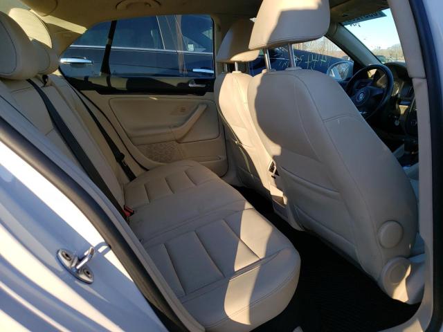 2010 VOLKSWAGEN JETTA WOLF 3VWRA7AJ8AM058695