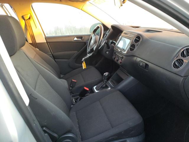 WVGAV3AX3DW560449 Volkswagen Tiguan S 2013. Фото: 4