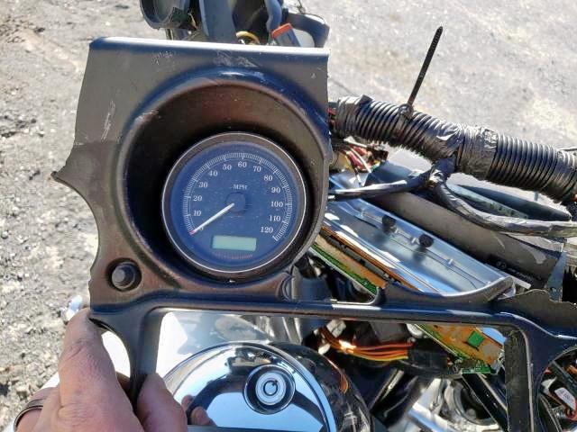 2011 HARLEY-DAVIDSON FLHTC 1HD1FF41XBB642191