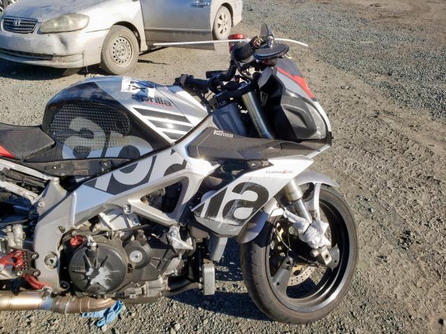 2017 APRILIA TUONO V4 1 ZD4KGUA04HS000453