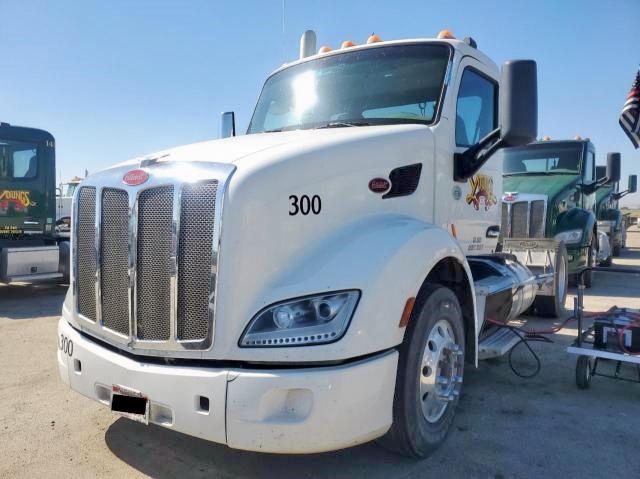 1XPBAP8XXED228215 Peterbilt 579 2014. Фото: 1