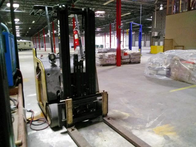 Salvage cars for sale from Copart Eldridge, IA: 2005 Yale Lift Truck