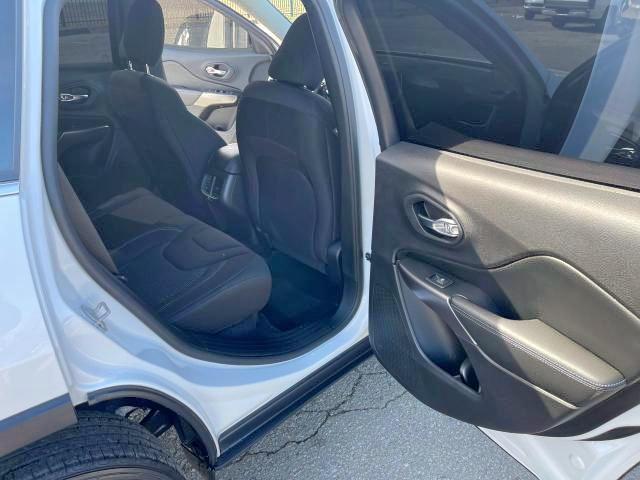 1C4PJLCB5KD313373 Jeep Cherokee L 2019. Фото: 5