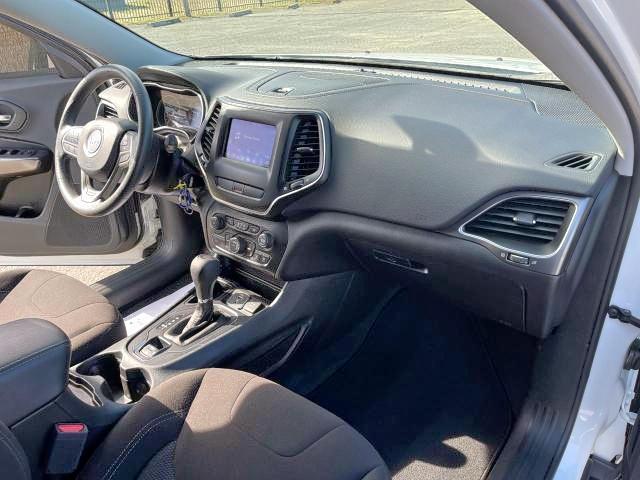 1C4PJLCB5KD313373 Jeep Cherokee L 2019. Фото: 8