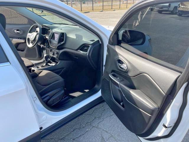 1C4PJLCB5KD313373 Jeep Cherokee L 2019. Фото: 4