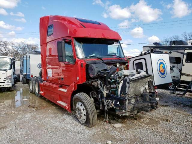 Salvage trucks for sale at Lebanon, TN auction: 2007 Volvo VN VNL