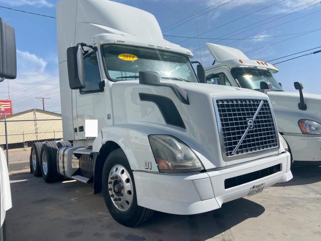 Salvage cars for sale from Copart Anthony, TX: 2014 Volvo VN VNL