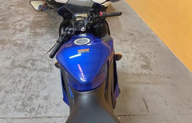 2021 YAMAHA YZFR3 A MH3RH18Y1MK005736