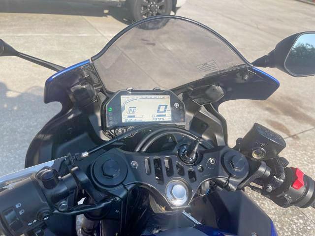 2021 YAMAHA YZFR3 A MH3RH18Y1MK005736