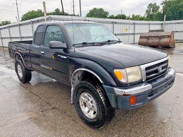 Salvage cars for sale from Copart Columbus, OH: 2000 Toyota Tacoma XTR