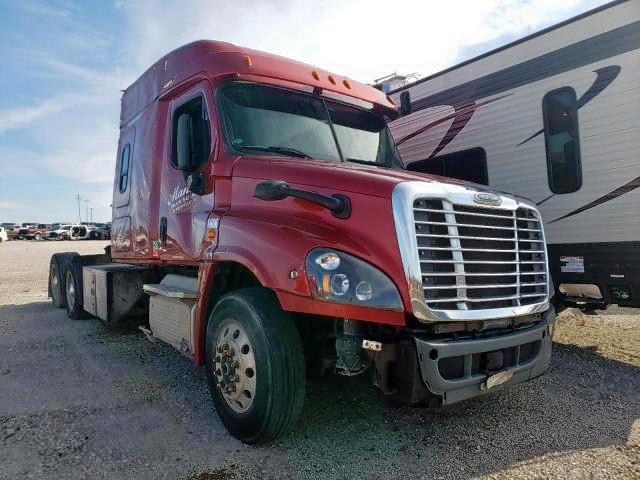 Salvage cars for sale from Copart Lawrenceburg, KY: 2016 Freightliner Cascadia