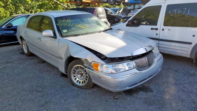 Vehiculos salvage en venta de Copart Miami, FL: 2001 Lincoln Town Car Cartier